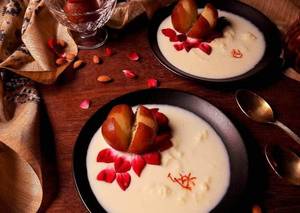 Gulab Jamun With Rabri