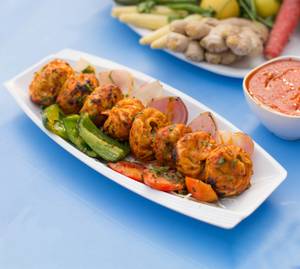 Paneer Tandoori Momos [8 Pieces]