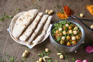 Aloo Chhola With 4 Tawa Butter Roti