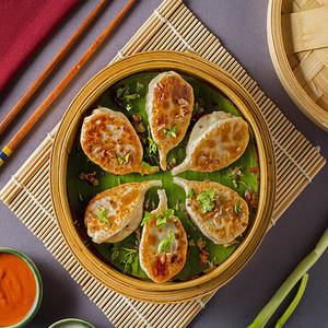 Paneer Fried Momos (8 Pcs)