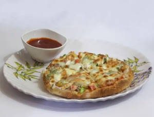 Veg Manchurian Cheese Pizza