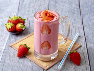 Strawberry Malai Milkshake
