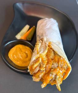 Tandoori chicken shawarma roll
