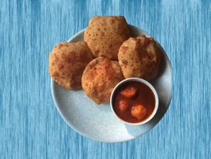 Dal Poori With Aloo Dum (4 Pcs)