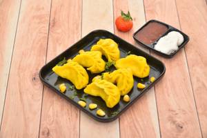 Corn N Cheese Momos (6 Pcs)