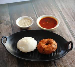 Idli Wada Chutney Sambhar