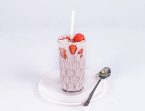 Strawberry milk shake