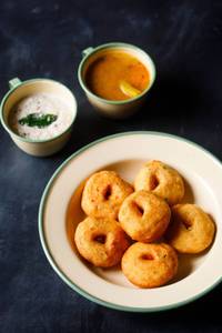 Medhu vadai ( ulunda vadai )
