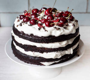 Black forest cake (1 Pound)
