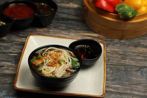 Veg Burnt Garlic Noodle Clear Soup