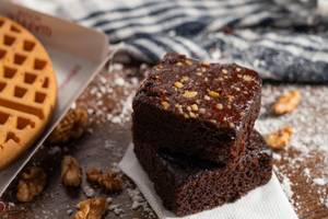 Double Walnut Hot Brownie with Gelato