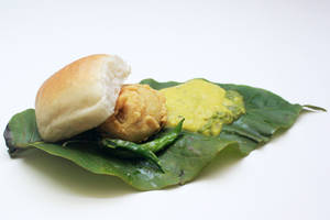 Vada Pav (1 Pc)             