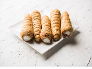 Chochlate Cream Roll Per Pcs
