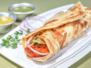 Veg Fried Rice With Raita 