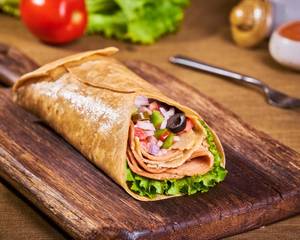 Chicken Sausage Wrap [445 Kcal]