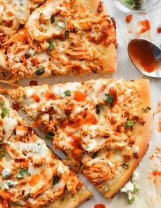 Chicken Cardinale Pizza [Onion,Capsicum,Premium San Marzano Tomato Sauce, Al Olio,Basil, Herbs ]