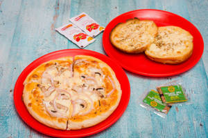 Onion Capsicum Pizza