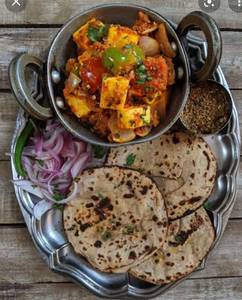 Kadhai Paneer With 6 Butter Roti 