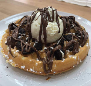 Naked Nutella Waffle + 150ml Icecream