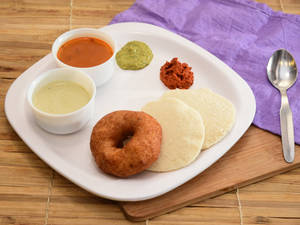 Idli (2) Vada (1)