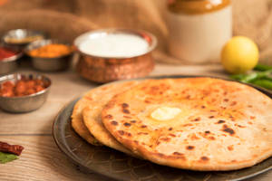 Chicken Onion Paratha Combo
