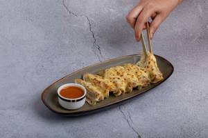 Baked Paneer & Vegetable Cheesemo (6 Pcs)