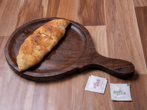 Schezwan Garlic Bread