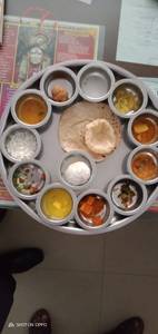 Special Gujarati Thali (Serves 2-3)