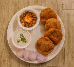 Sattu Pyaz Kachori With Aloo Sabji