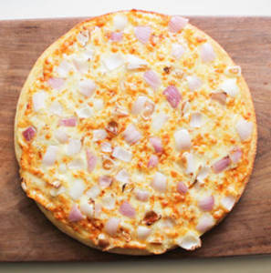 Cheese & onion pizza                     