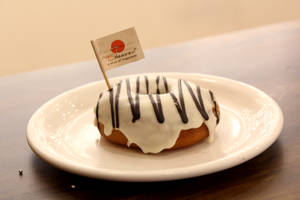 White Chocolate Flavour Filled Donuts
