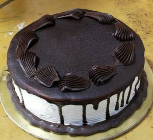 Milk Chocolate Cake 1/2