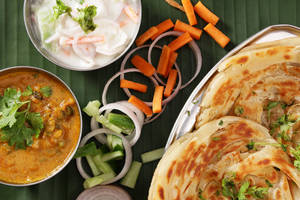 Madurai Parotta With Kurma & Raitha [2 Pieces]