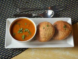 Kachori With Aloo Sabzi 2 Pcs (Per Plate)