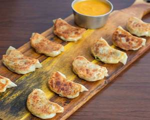 Paneer Panfried Momo [8 Pcs]