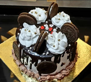 Tripple Layer Oreo Cake                                                     