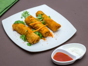 Paneer Spring Rolls (3pcs) With Mayo Dip