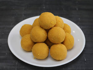 Besan Laddu  