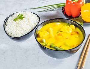 Thai Veg Yellow Curry With Steam Rice