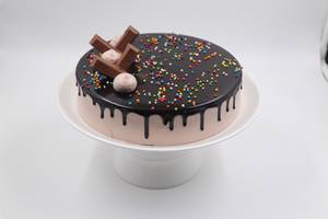 Chocolate kitkat cake