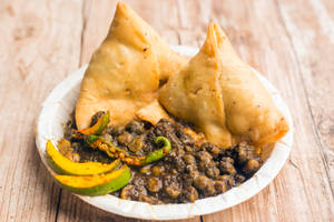 Chole Samosa (2 Pcs)
