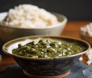Dal Saag (lahsooni Palak Dal)