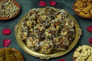 Dry Fruits Khajoor Ladoo