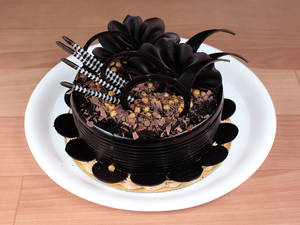 Crunchy Chocolate Cake 500gm  ( eggless )