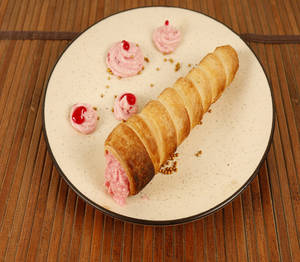 Strawberry Cream Roll 
