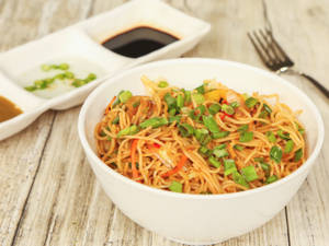 Veg Hakka Noodles