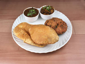 1 Khasta + 1 Poori + 1 Sabji Vada + Aloo Sabji + Mattar                           