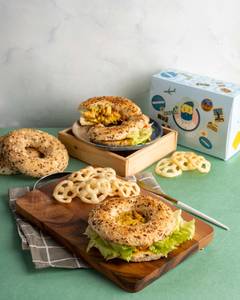 Paprika Cottage Cheese Bagel