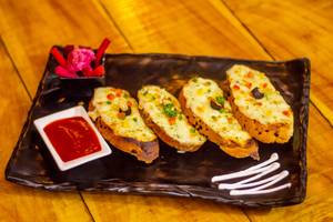 Cheesy Stuffed Garlic Bread