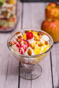 Fruit Paradise Sundae